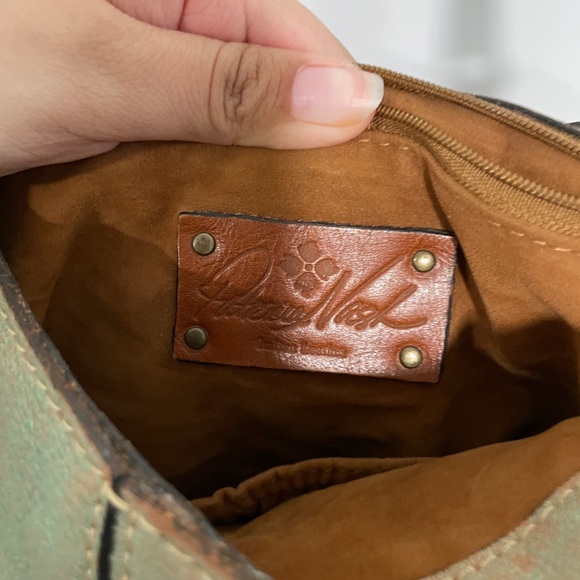 Patricia Nash Armeno Messenger Crossbody Bag - Picture 9 of 11